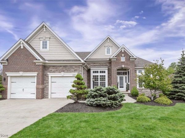 4089 Fox , Seven Hills, OH 44131