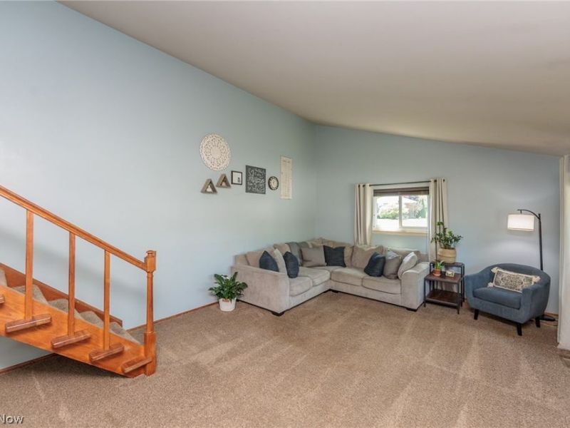 324 Charring Cross Drive , Munroe Falls, OH 44262 Photo 4