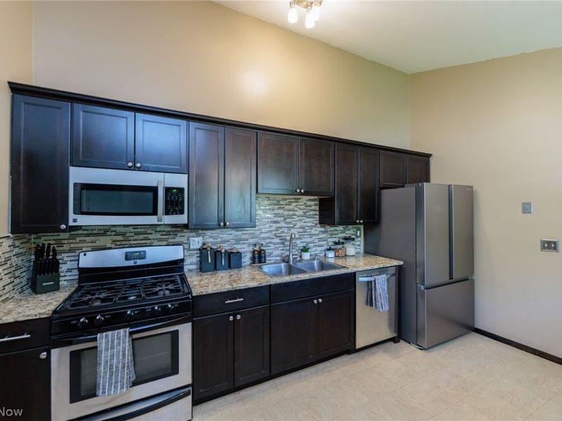 324 Charring Cross Drive , Munroe Falls, OH 44262 Photo 7