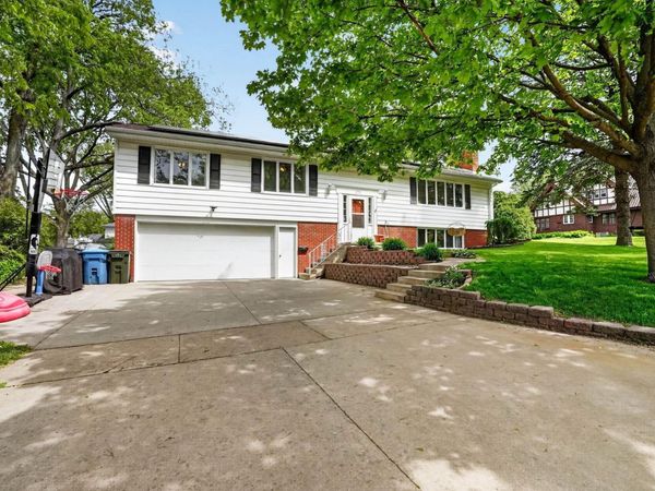 171 Lovejoy Avenue, Waterloo, IA 50701