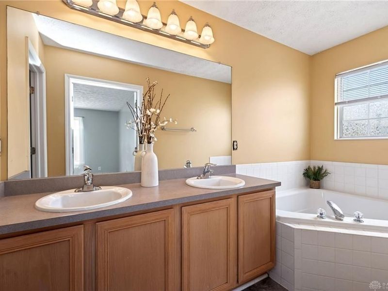 3927 Augusta Road, Miami Township, OH 45342 Photo 23