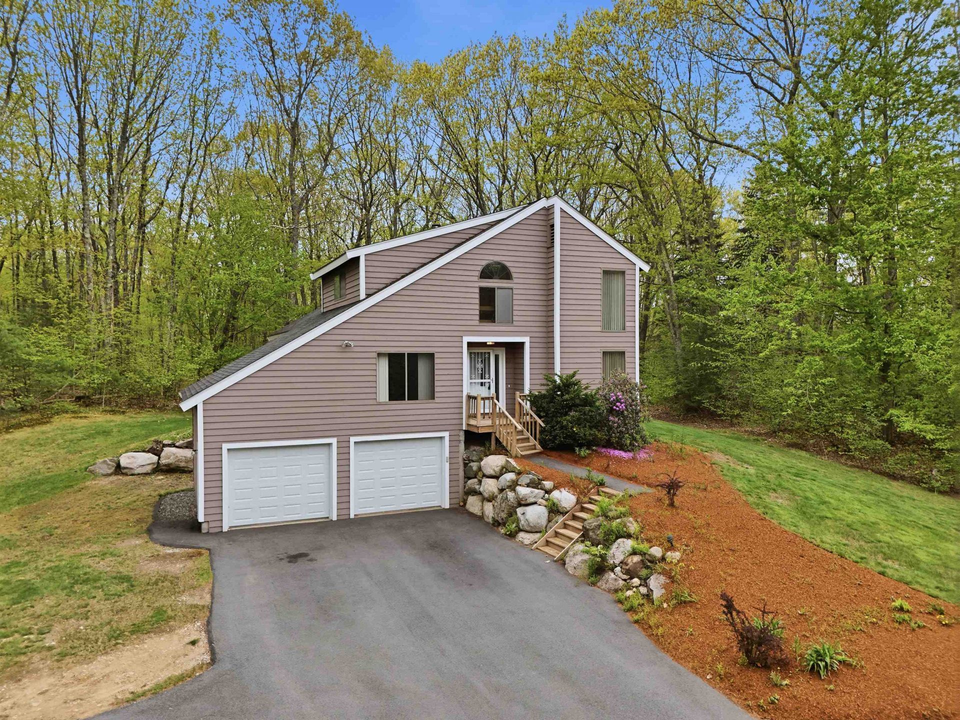 35 Pilgrim Circle, Hampstead, NH 03826 Main Photo