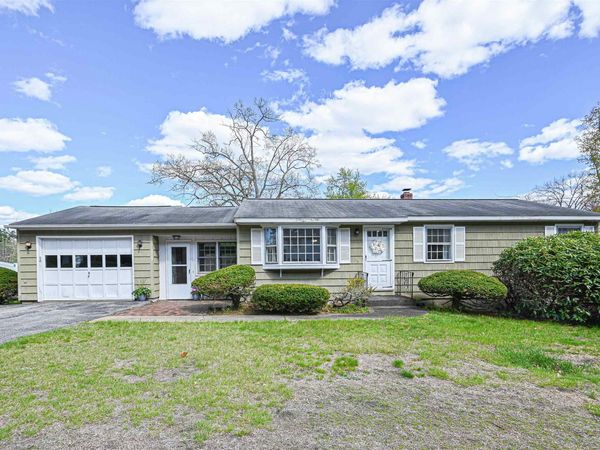 58 Sherwood Drive, Hooksett, NH 03106