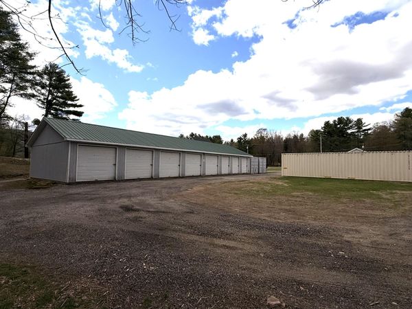 1070 Auburn Road , Peru, ME 04290