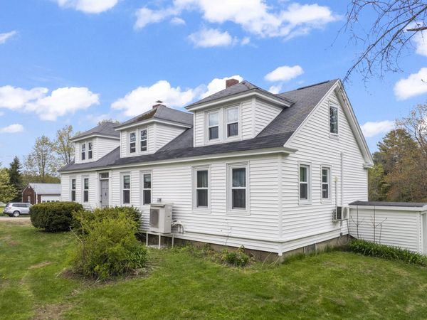 3427 Middle Road , Sidney, ME 04330