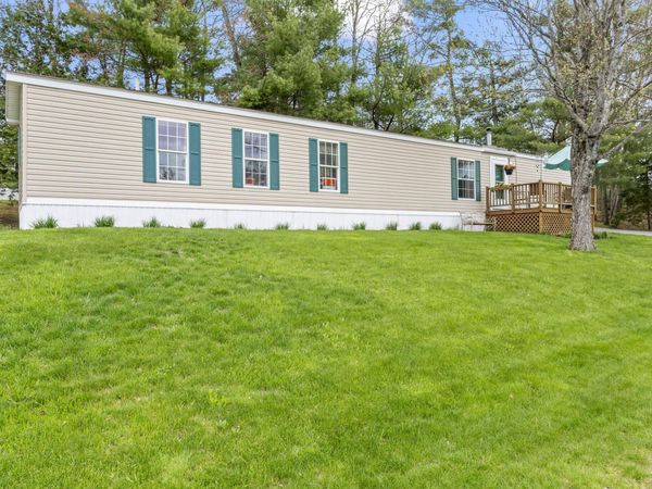 20 Marc Ave, Topsham, ME 04086