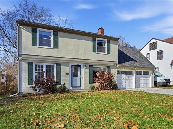 8004 Holmes Road, Kansas City, MO 64131