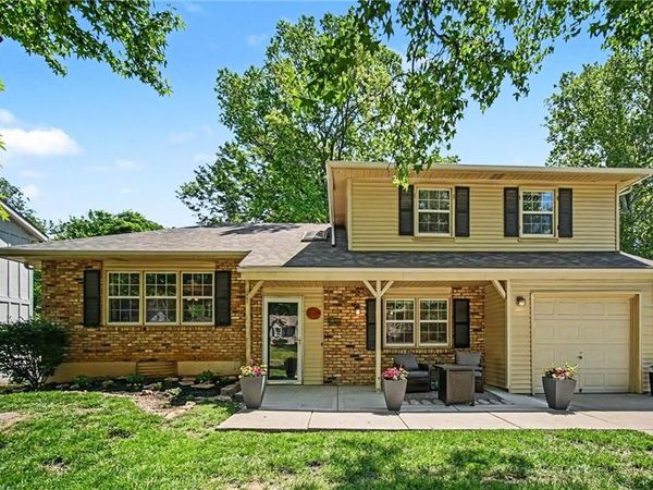 9407 Craig Drive, Overland Park, KS 66212