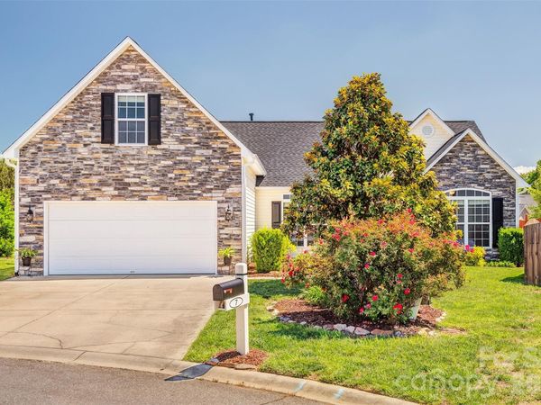 7 Breyerton Court , Asheville, NC 28804