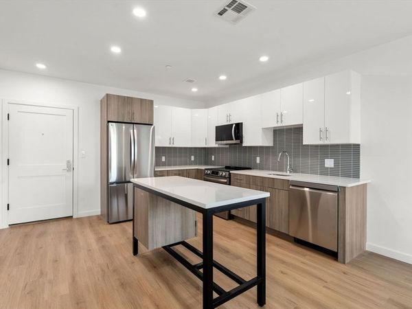 40 Centre St, Unit 506, Brookline, MA 02446