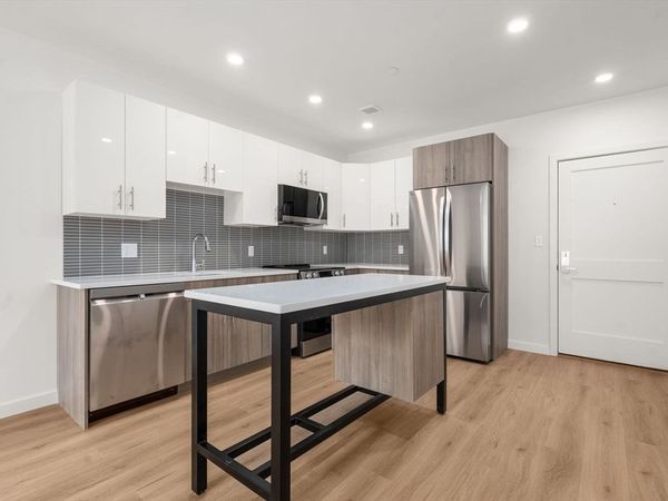 40 Centre St, Unit 405, Brookline, MA 02446