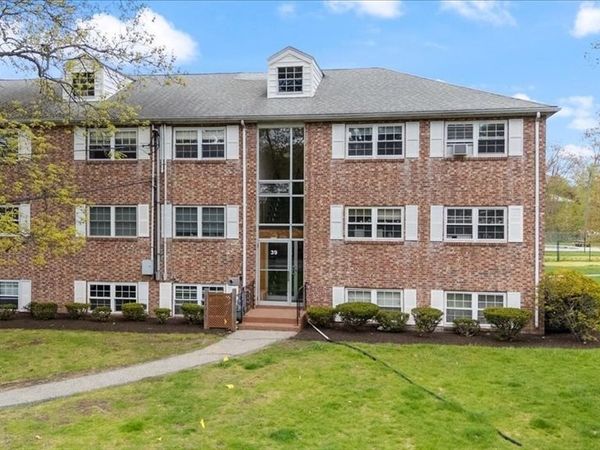 39 Farrwood Ave, Unit 1, North Andover, MA 01845