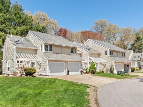 404 Centre Lane, Unit 404, Walpole, MA 02081