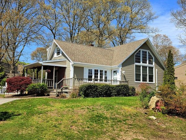 16 Pine Hollow Road, Falmouth, MA 02536