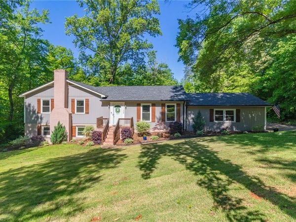 1136 Boulder Road, Yadkinville, NC 27055