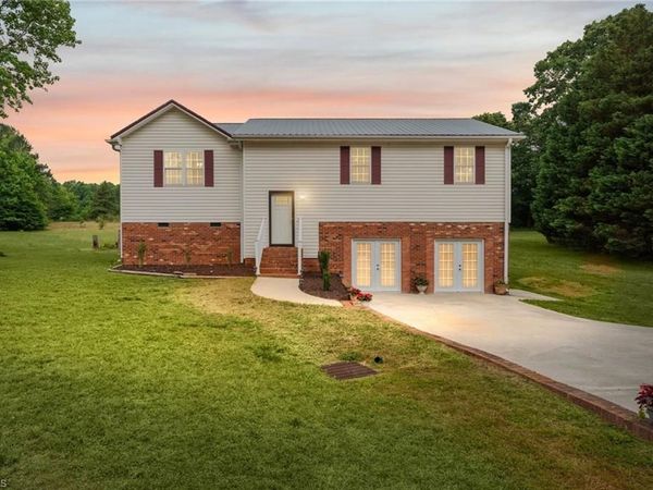 1833 Helmstetler Road, Lexington, NC 27295
