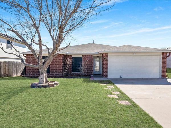 210 Mesquite CIR, Copperas Cove, TX 76522