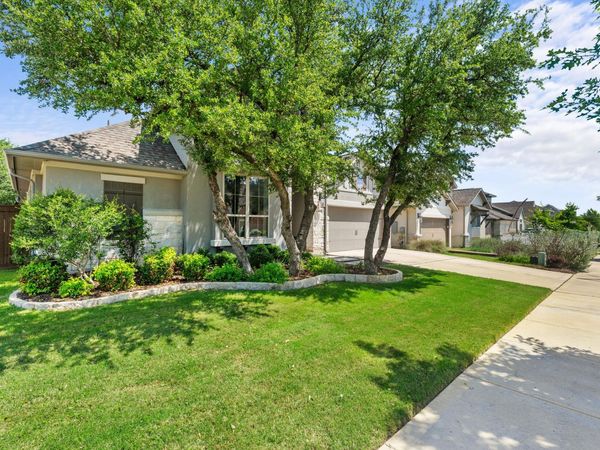 813 Heartleaf DR, Leander, TX 78641