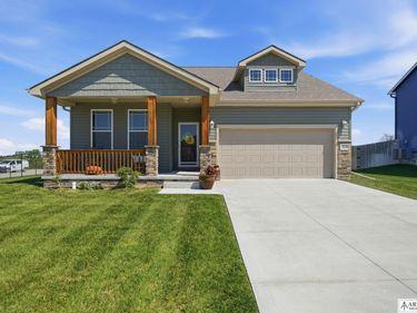 350 Kristi Lane, Hickman, NE 68372