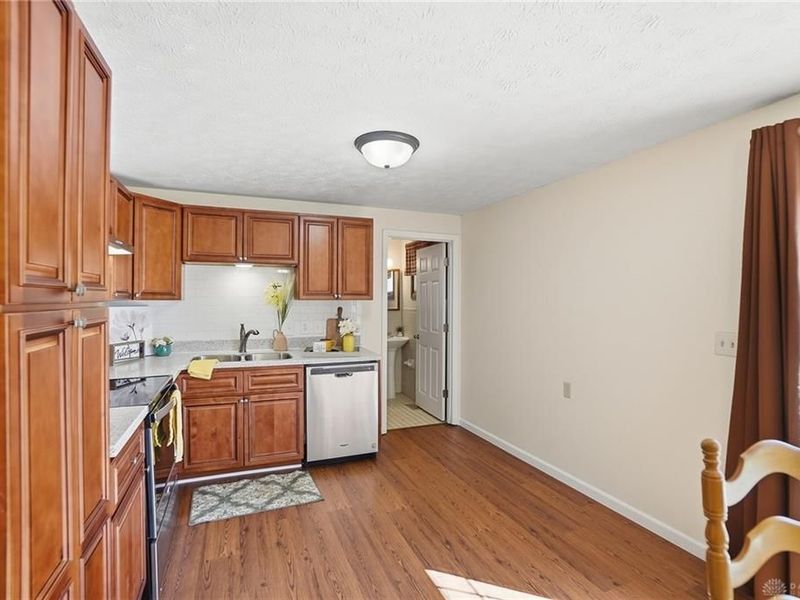 300 Capri Place, New Lebanon, OH 45345 Photo 10