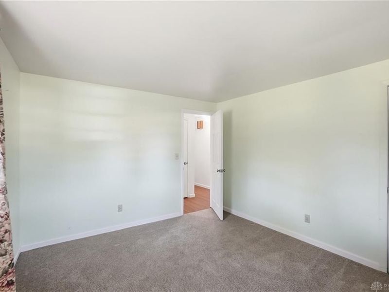 300 Capri Place, New Lebanon, OH 45345 Photo 16