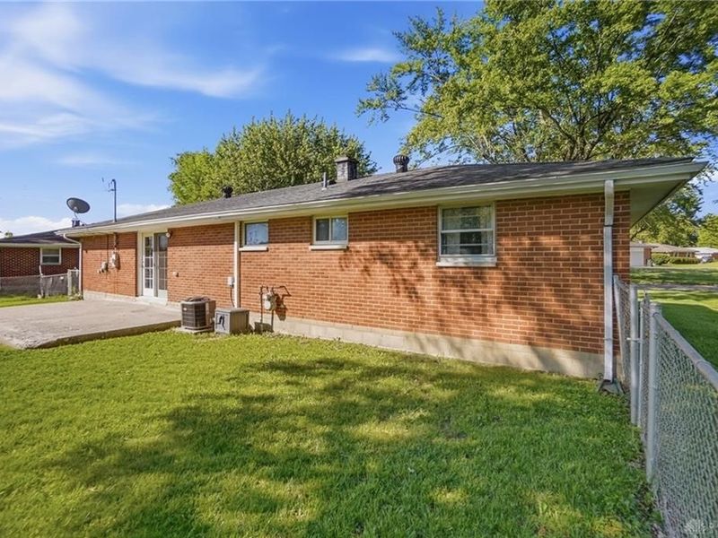 300 Capri Place, New Lebanon, OH 45345 Photo 26