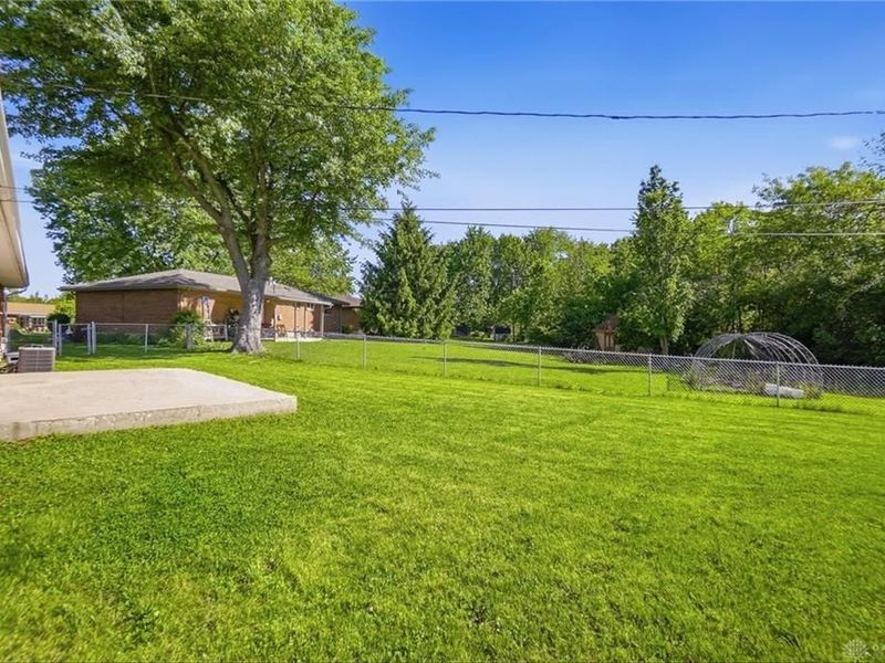 300 Capri Place, New Lebanon, OH 45345 Photo 28