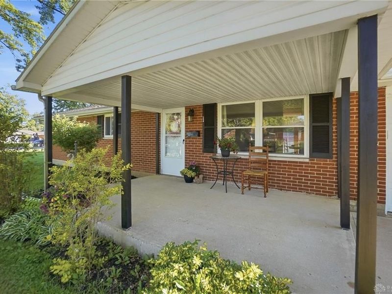 300 Capri Place, New Lebanon, OH 45345 Photo 3