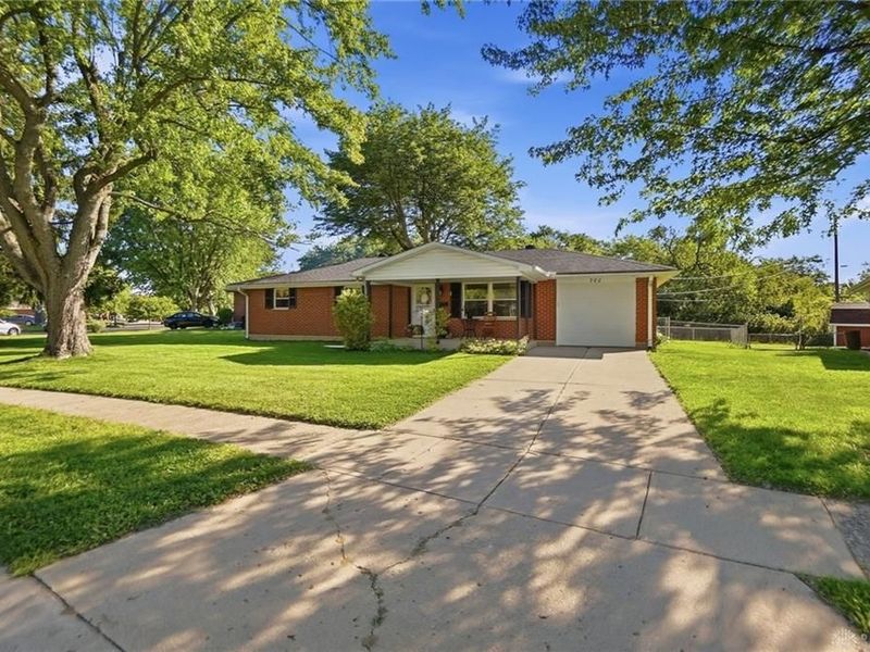 300 Capri Place, New Lebanon, OH 45345 Photo 4