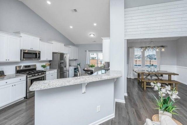 226 Firewheel Court Photo 13