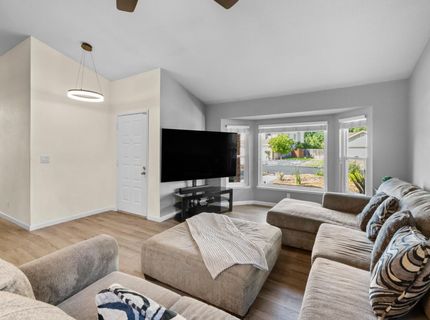 2270 Longview Dr, Roseville, CA 95747 Photo