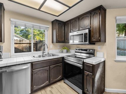 2270 Longview Dr, Roseville, CA 95747 Photo