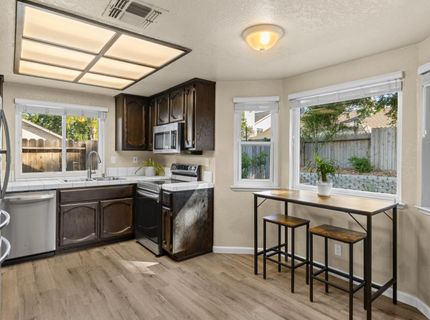 2270 Longview Dr, Roseville, CA 95747 Photo
