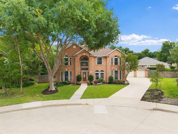 716 Mockingbird Court, Crowley, TX 76036