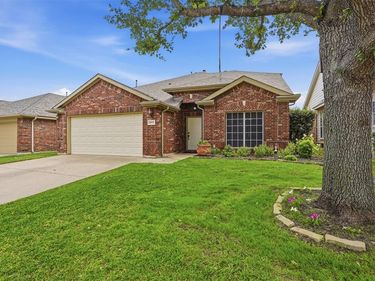 2917 Spotted Owl Drive, Fort Worth, TX 76244