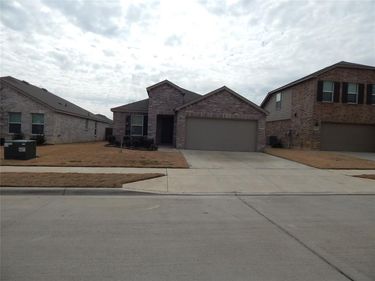 4633 Benham Drive, Fort Worth, TX 76036