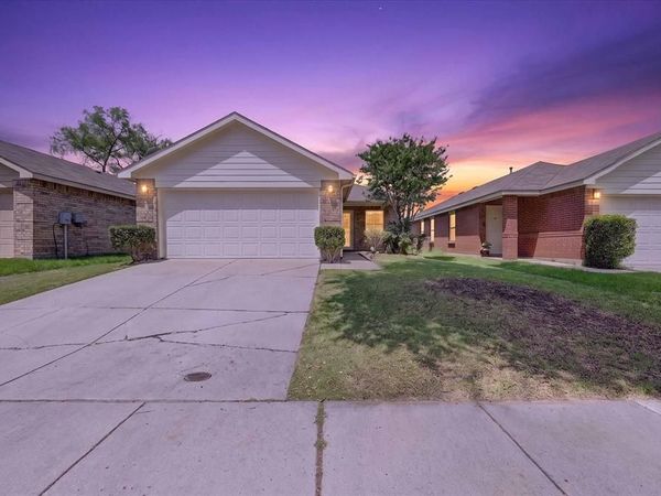 8845 Valley River Drive, Fort Worth, TX 76244