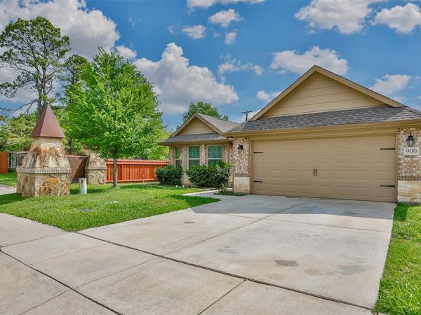 900 Vintage Avenue, Gainesville, TX 76240