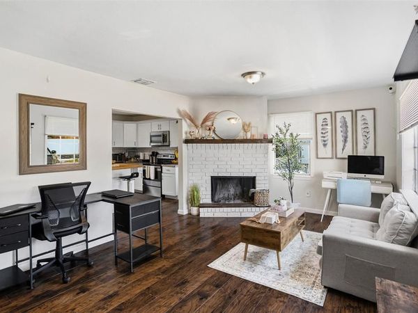 516 E Wintergreen Road, DeSoto, TX 75115