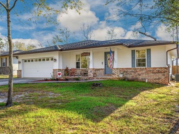 594 Hunters Ridge Road, DeFuniak Springs, FL 32433