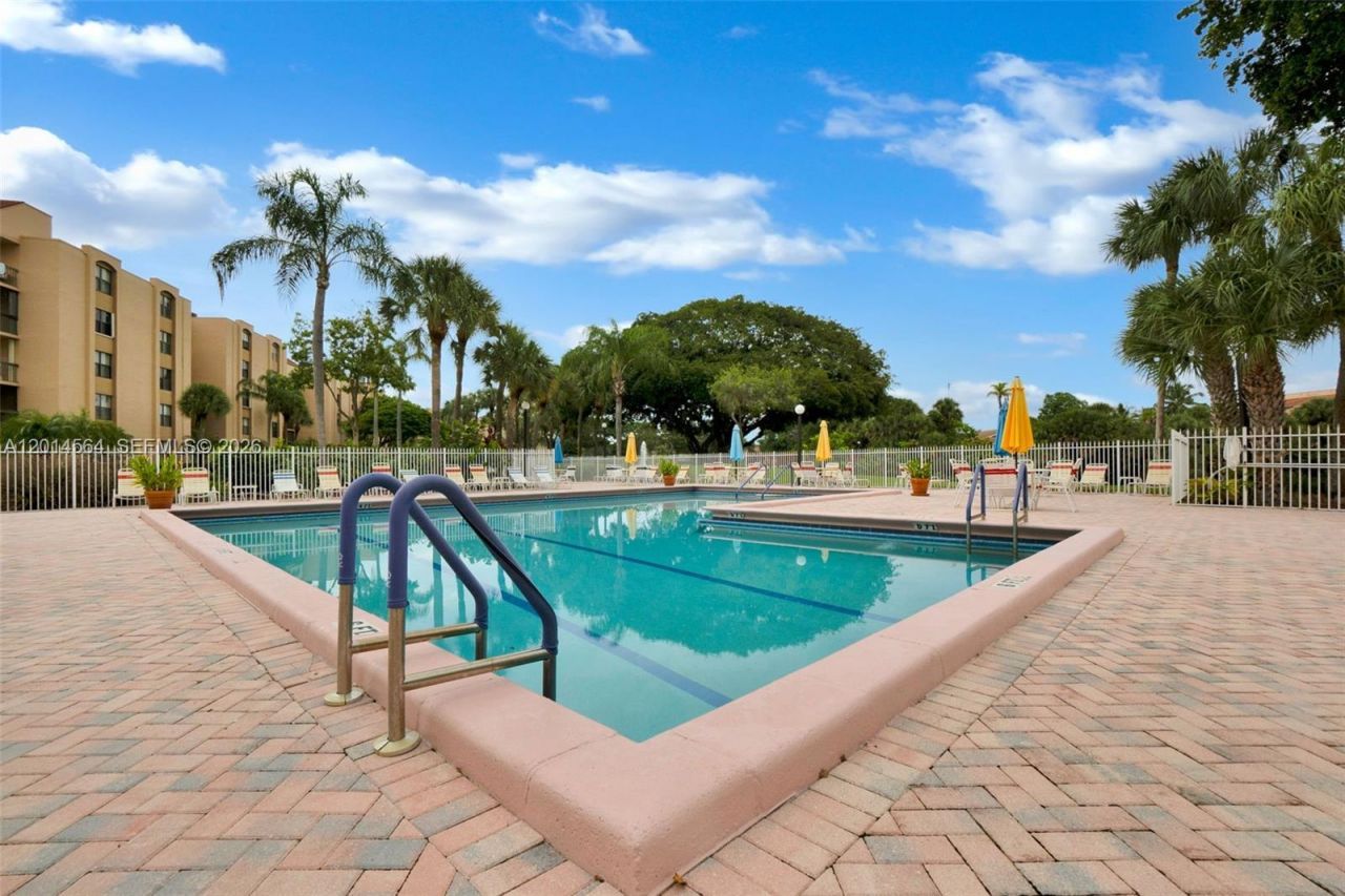 500 Egret Cir, Unit 8403, Delray Beach, FL 33444 Photo