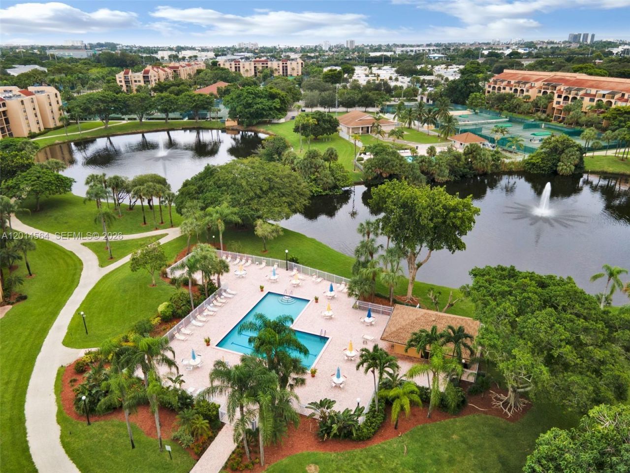 500 Egret Cir, Unit 8403, Delray Beach, FL 33444 Photo