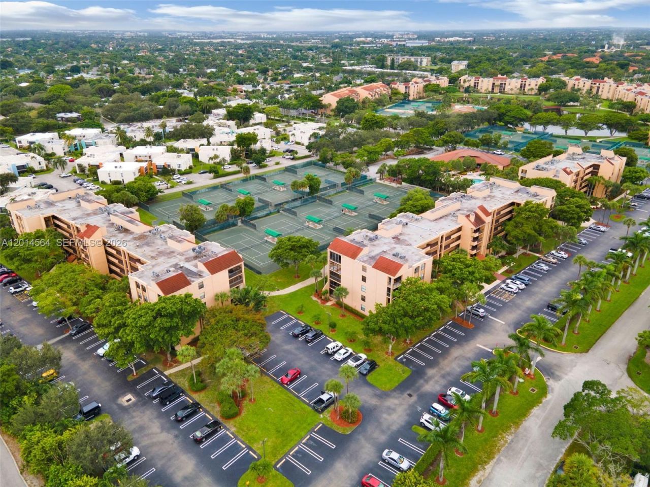 500 Egret Cir, Unit 8403, Delray Beach, FL 33444 Photo