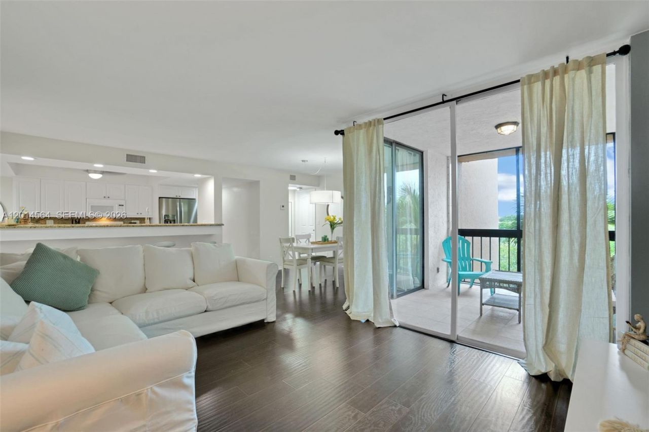 500 Egret Cir, Unit 8403, Delray Beach, FL 33444 Photo