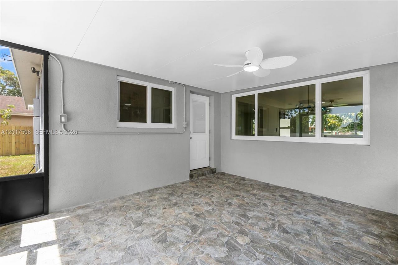 139 NW 12th Ave, Delray Beach, FL 33444 Photo
