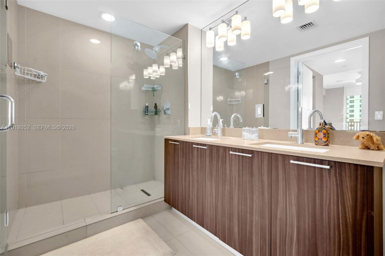 5252 NW 85th Ave , Unit 911, Doral, FL 33166 Photo