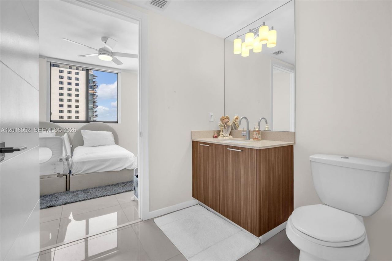 5252 NW 85th Ave , Unit 911, Doral, FL 33166 Photo
