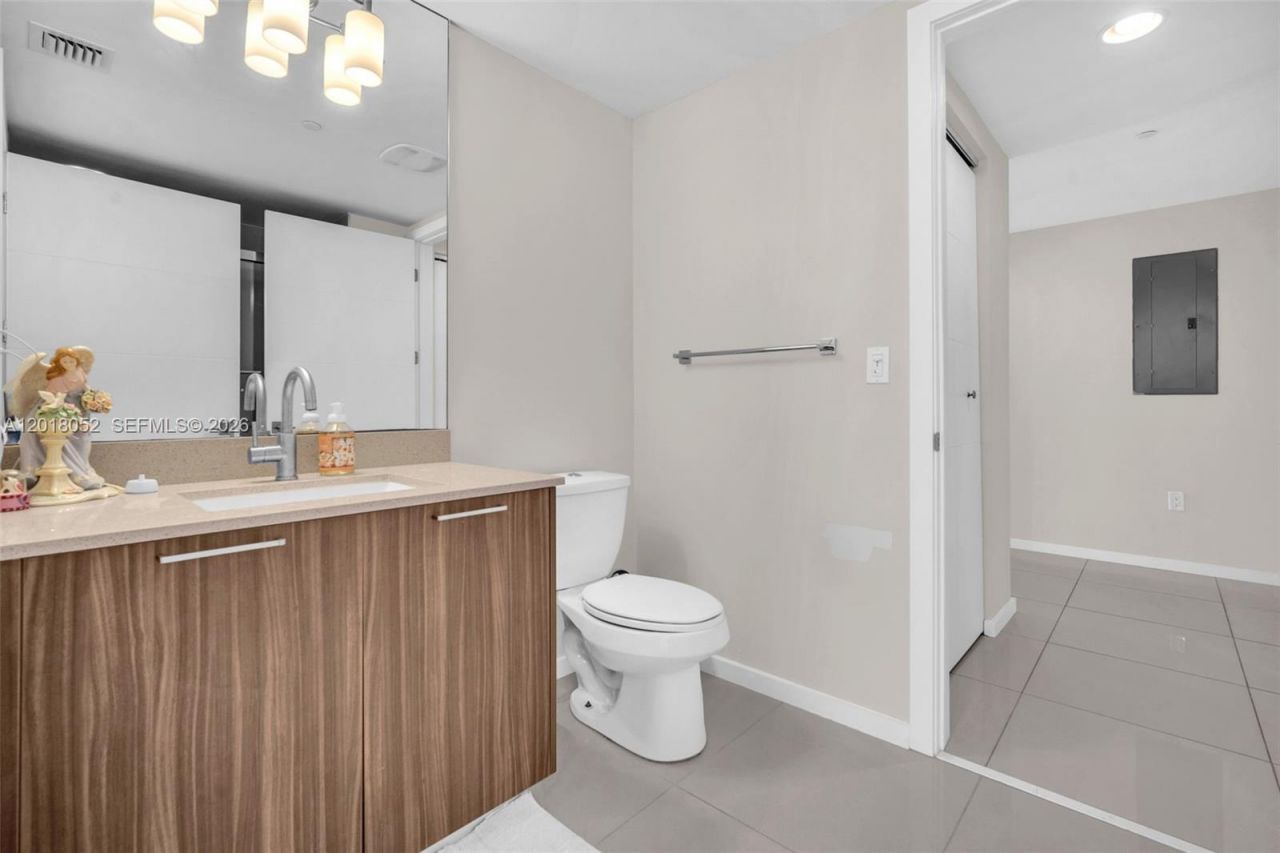 5252 NW 85th Ave , Unit 911, Doral, FL 33166 Photo