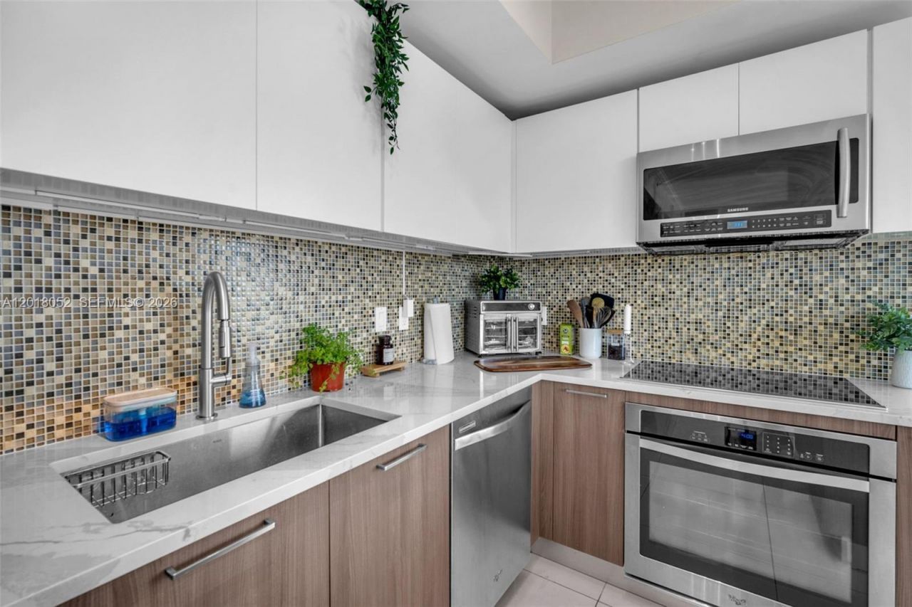 5252 NW 85th Ave , Unit 911, Doral, FL 33166 Photo