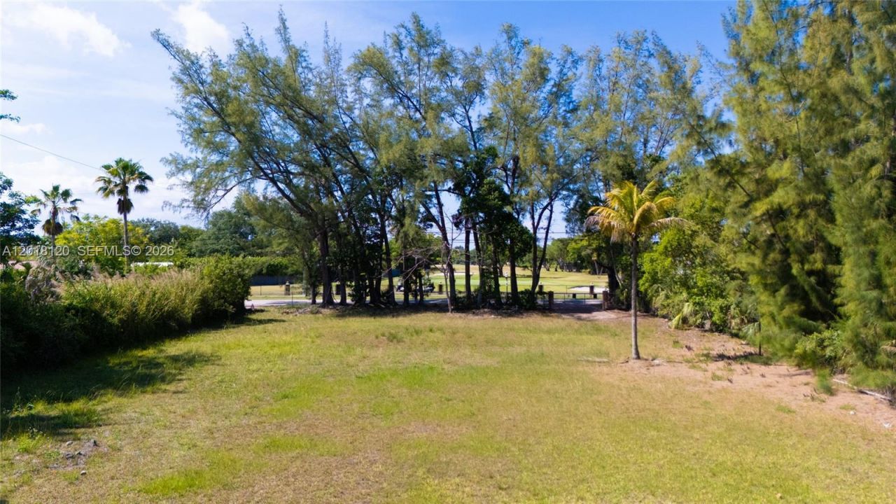 9840 SW 104th St , Miami, FL 33176 Photo